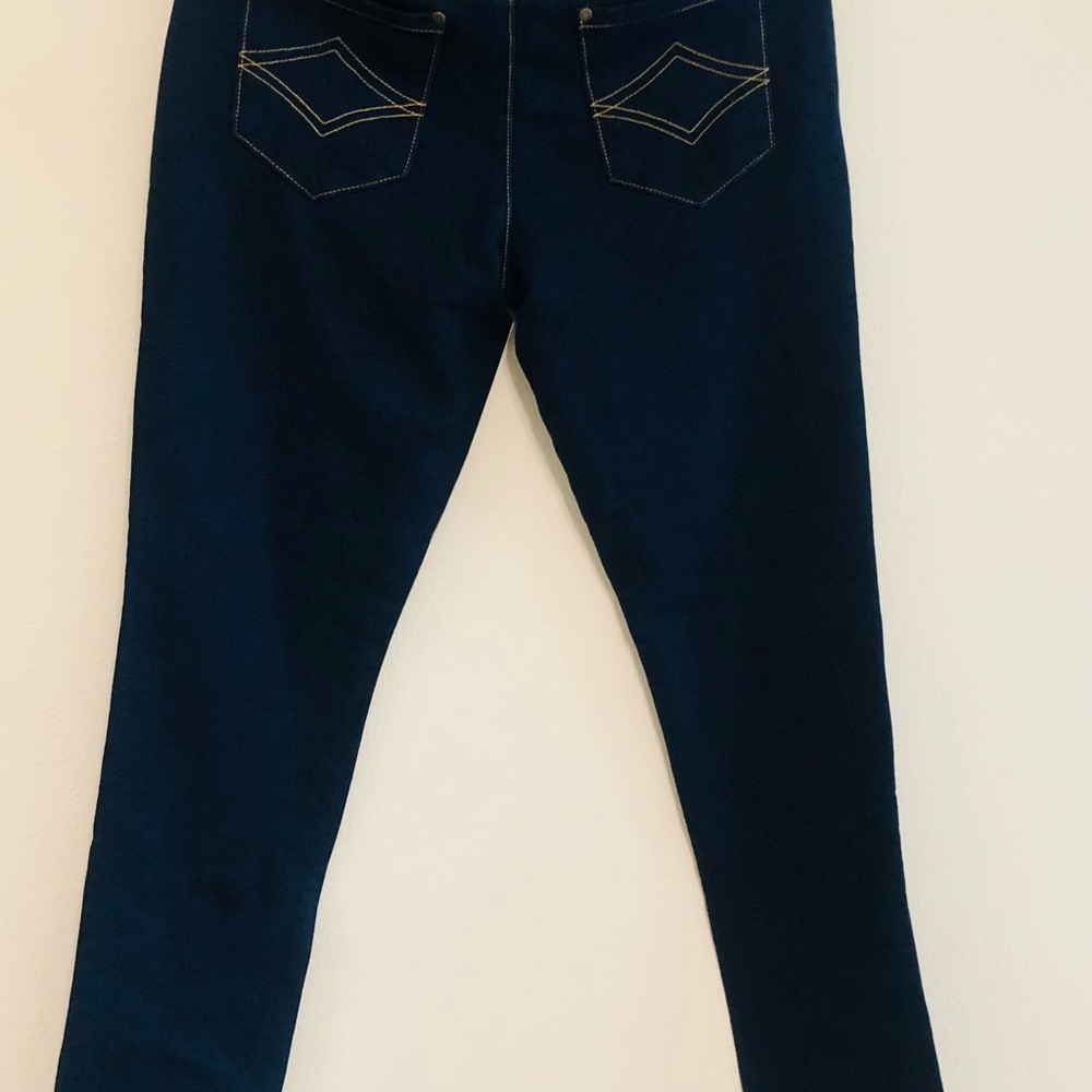 Pajama Jeans For Wonen - Picture 3 of 4